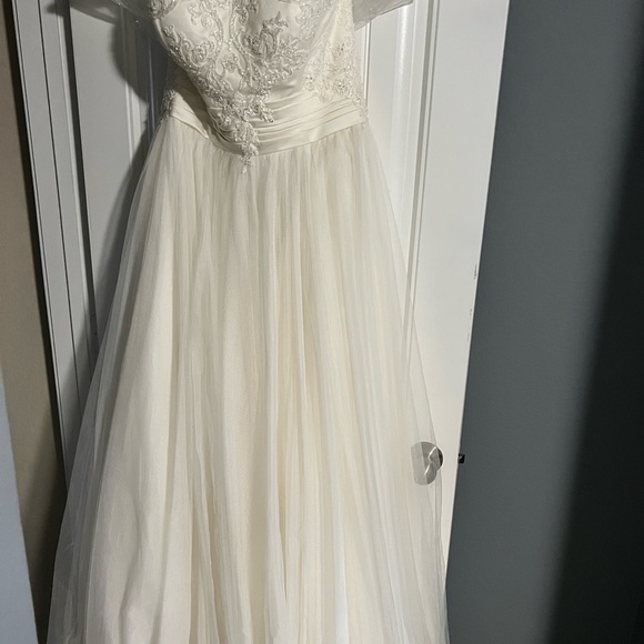 Wedding dress - Picture 6 of 6